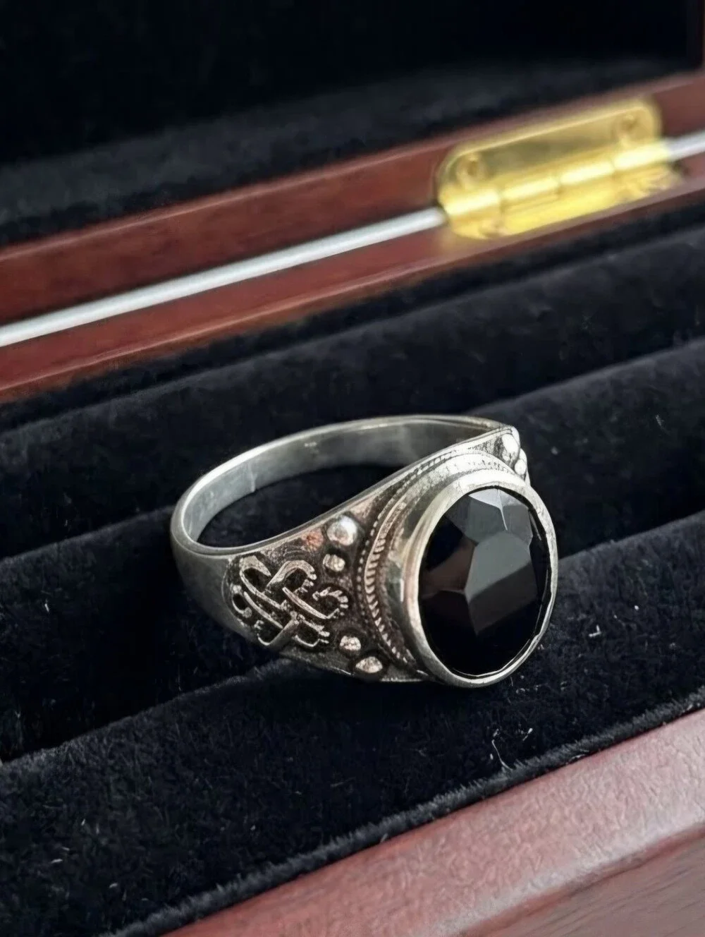Black Onyx Oval Cut Rope quality Titanium Silver Accent New Size 11 Mens Ring